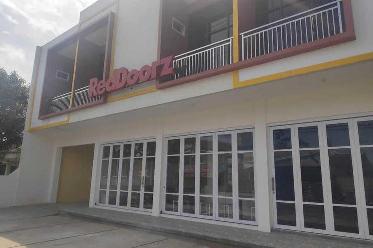 Reddoorz Near Universitas Muhammadiyah Purwokerto Kembaran Esterno foto